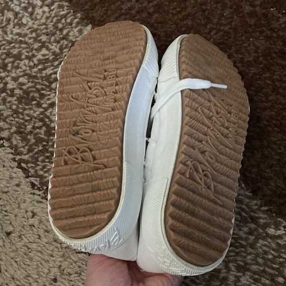 Blowfish white tie up and zip up boots. - Picture 6 of 8